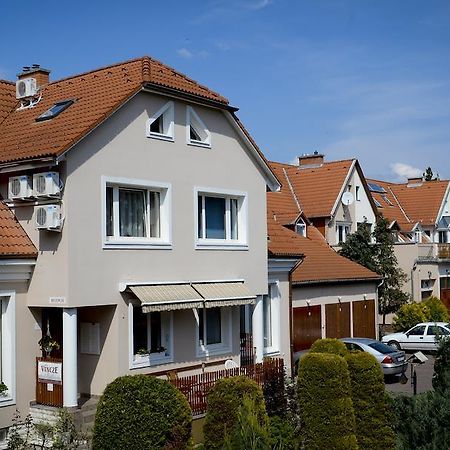 Vincze Vendeghaz Apartment Eger Exterior photo