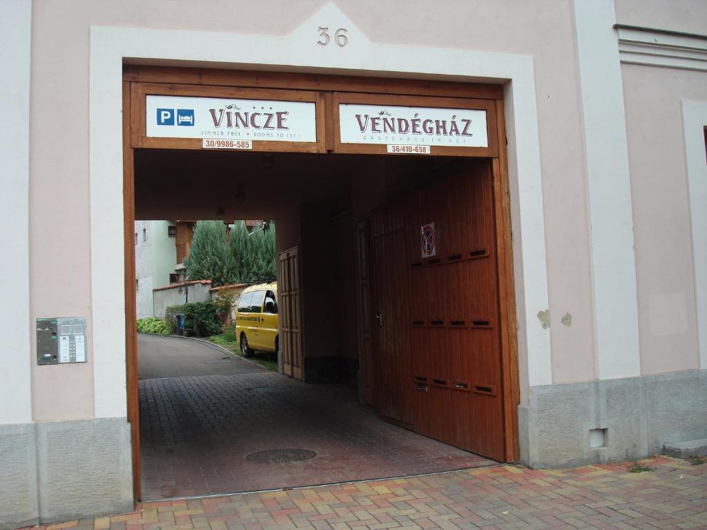 Vincze Vendeghaz Apartment Eger Exterior photo